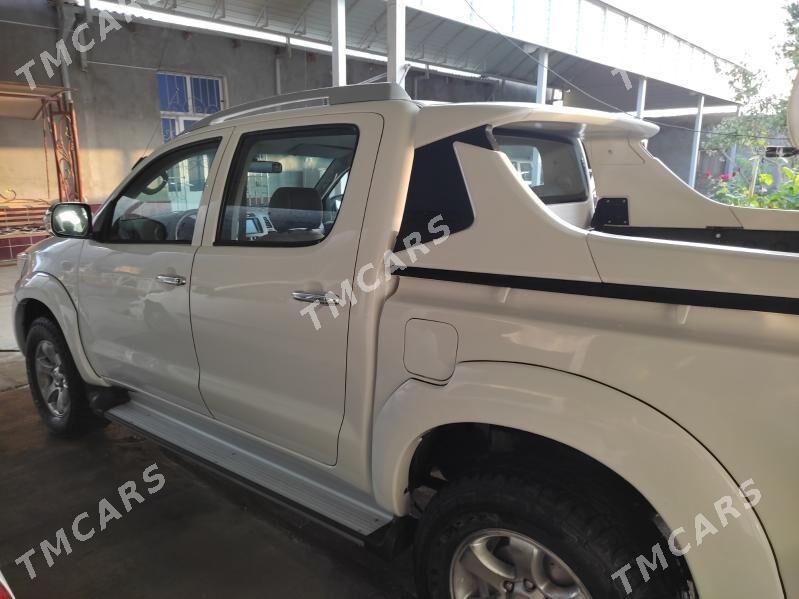 Toyota Hilux 2010 - 296 000 TMT - Койтендаг - img 3