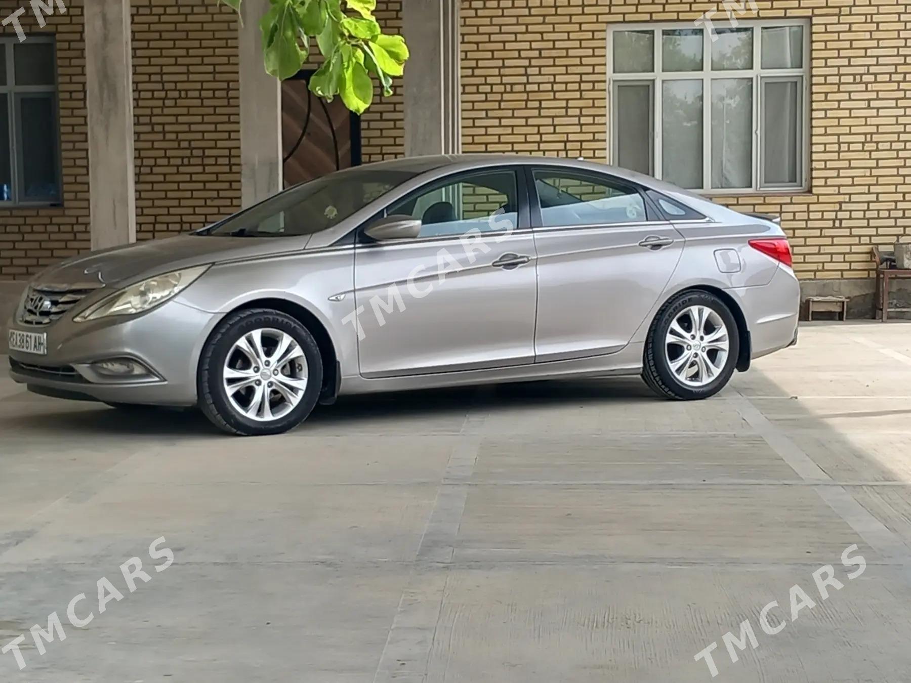 Hyundai Sonata 2010 - 115 000 TMT - Bäherden - img 4