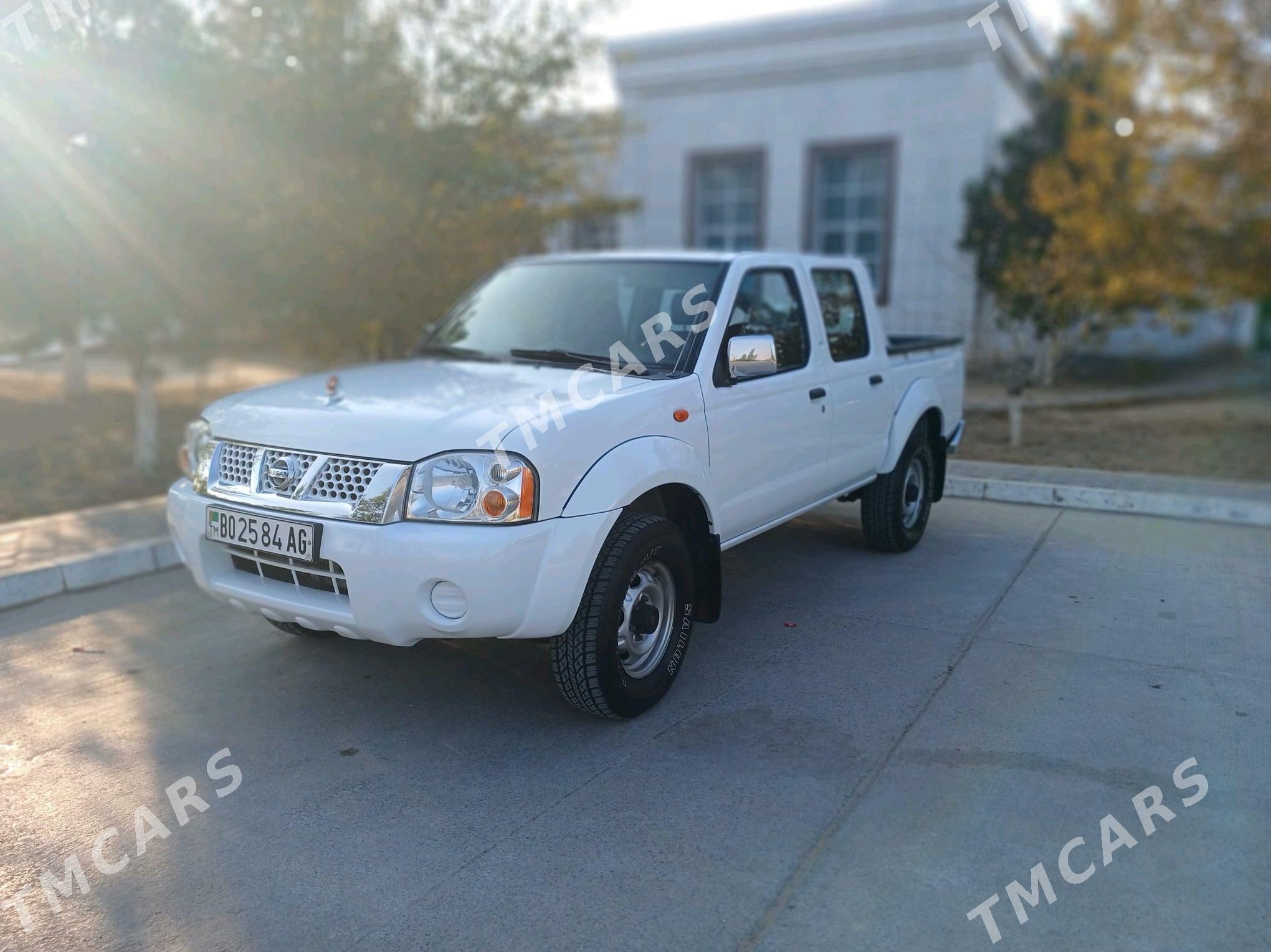 Nissan Navara 2014 - 250 000 TMT - Кëши - img 2