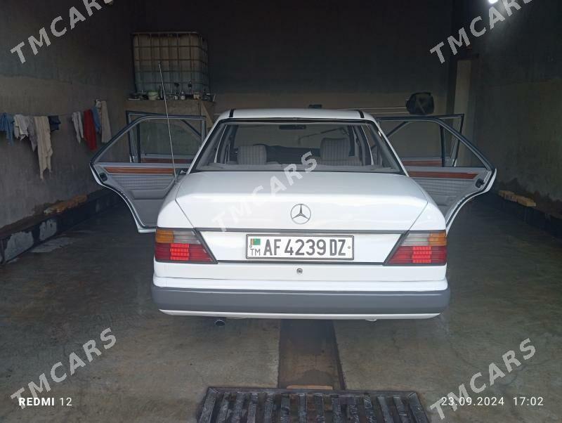 Mercedes-Benz 230E 1991 - 50 000 TMT - Дашогуз - img 2