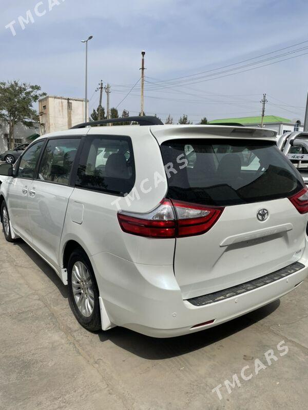 Toyota Sienna 2017 - 390 000 TMT - Мары - img 2