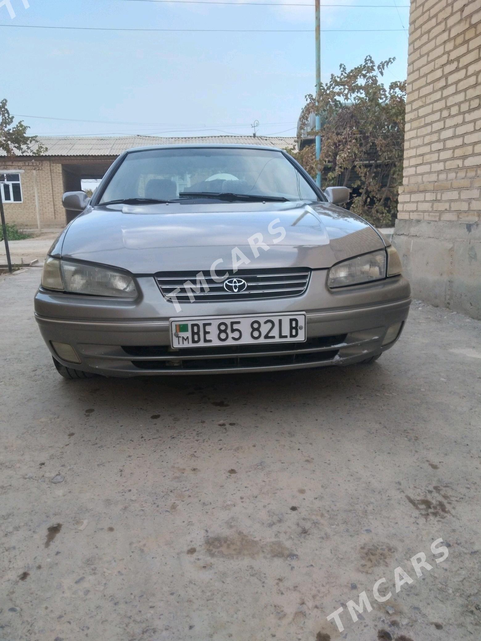 Toyota Camry 1997 - 100 000 TMT - Saýat - img 3