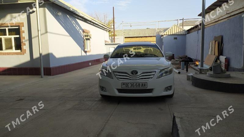 Toyota Camry 2010 - 175 000 TMT - Теджен - img 2