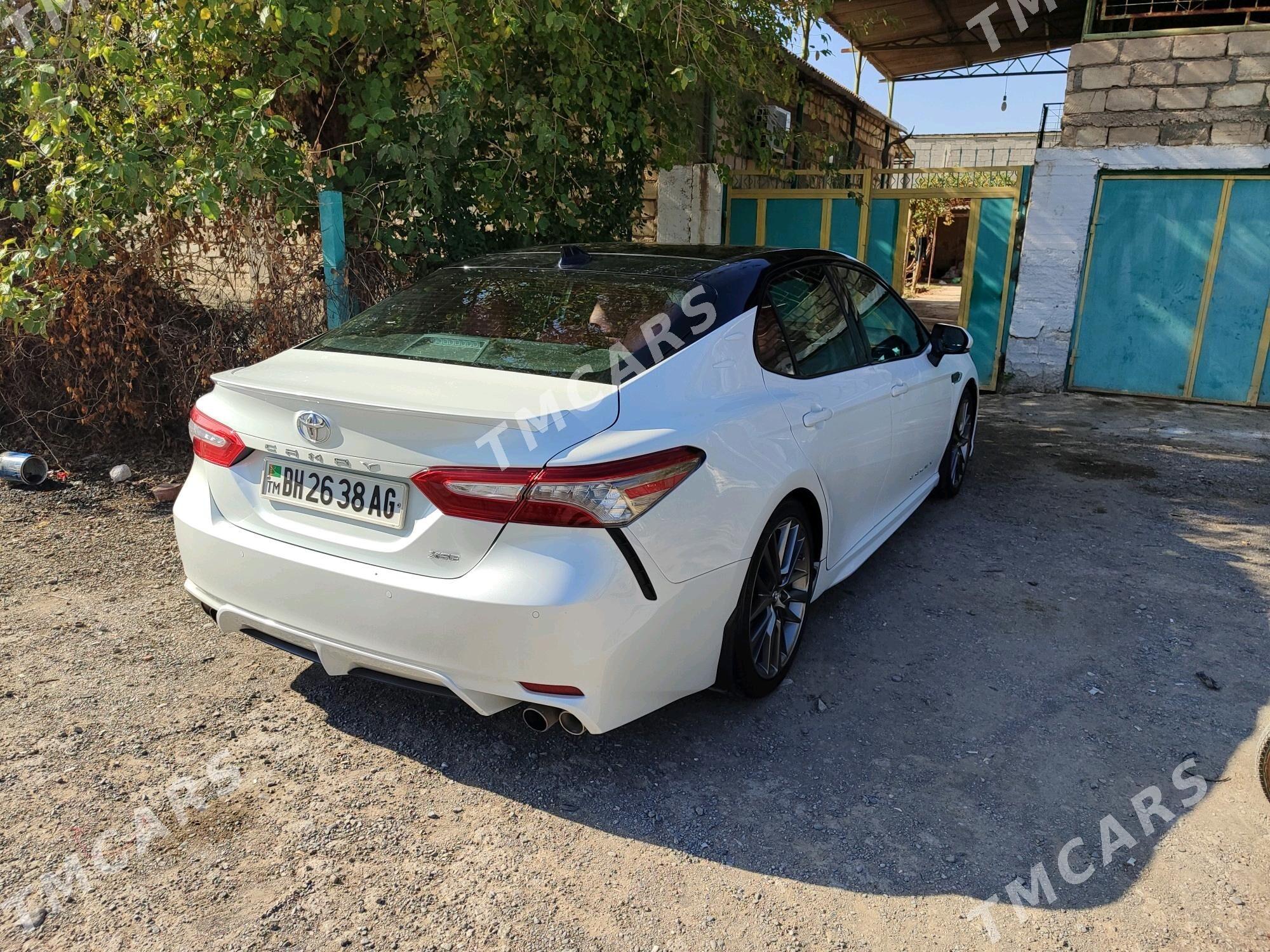 Toyota Camry 2018 - 420 000 TMT - Garadamak Şor - img 2