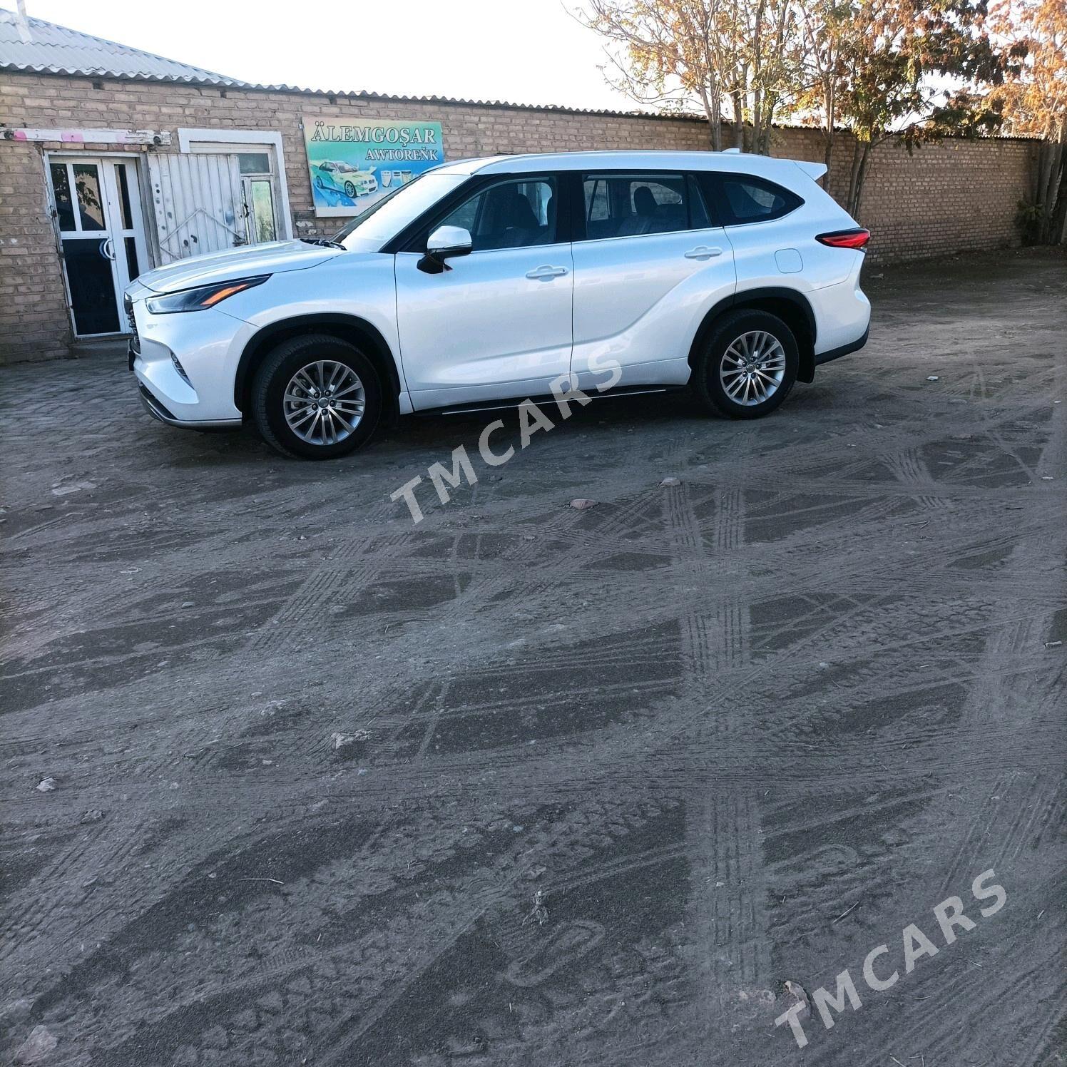 Toyota Highlander 2022 - 470 000 TMT - Türkmengala - img 2