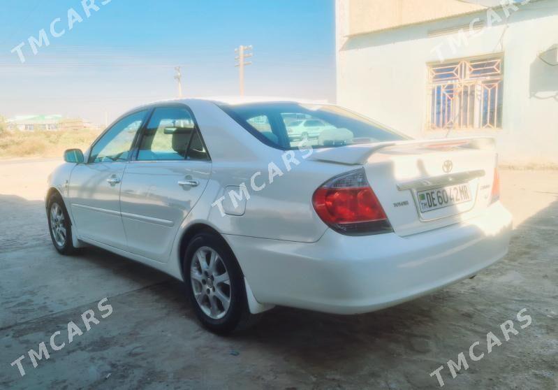 Toyota Camry 2003 - 127 000 TMT - Байрамали - img 4