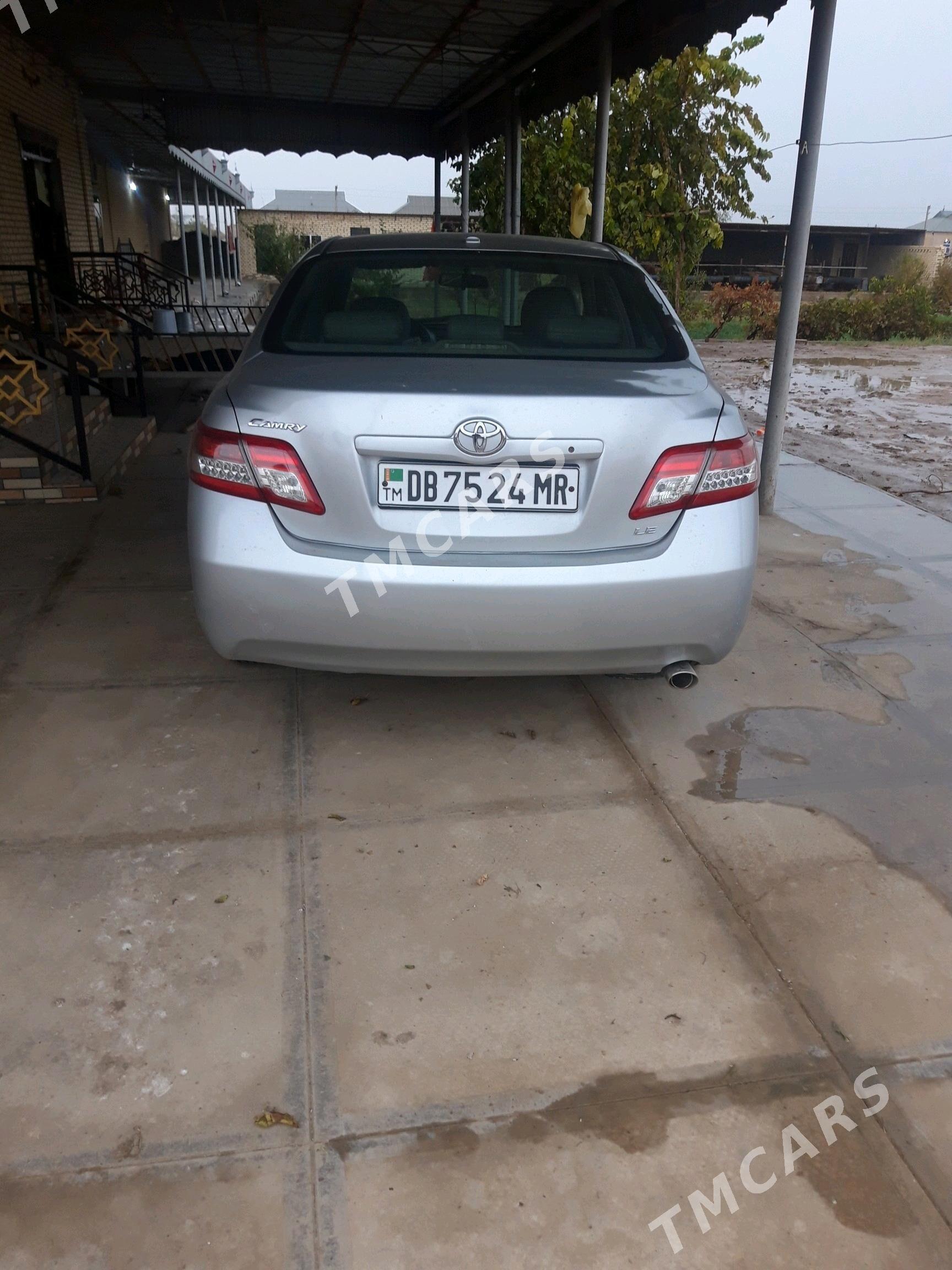 Toyota Camry 2010 - 148 000 TMT - Байрамали - img 4