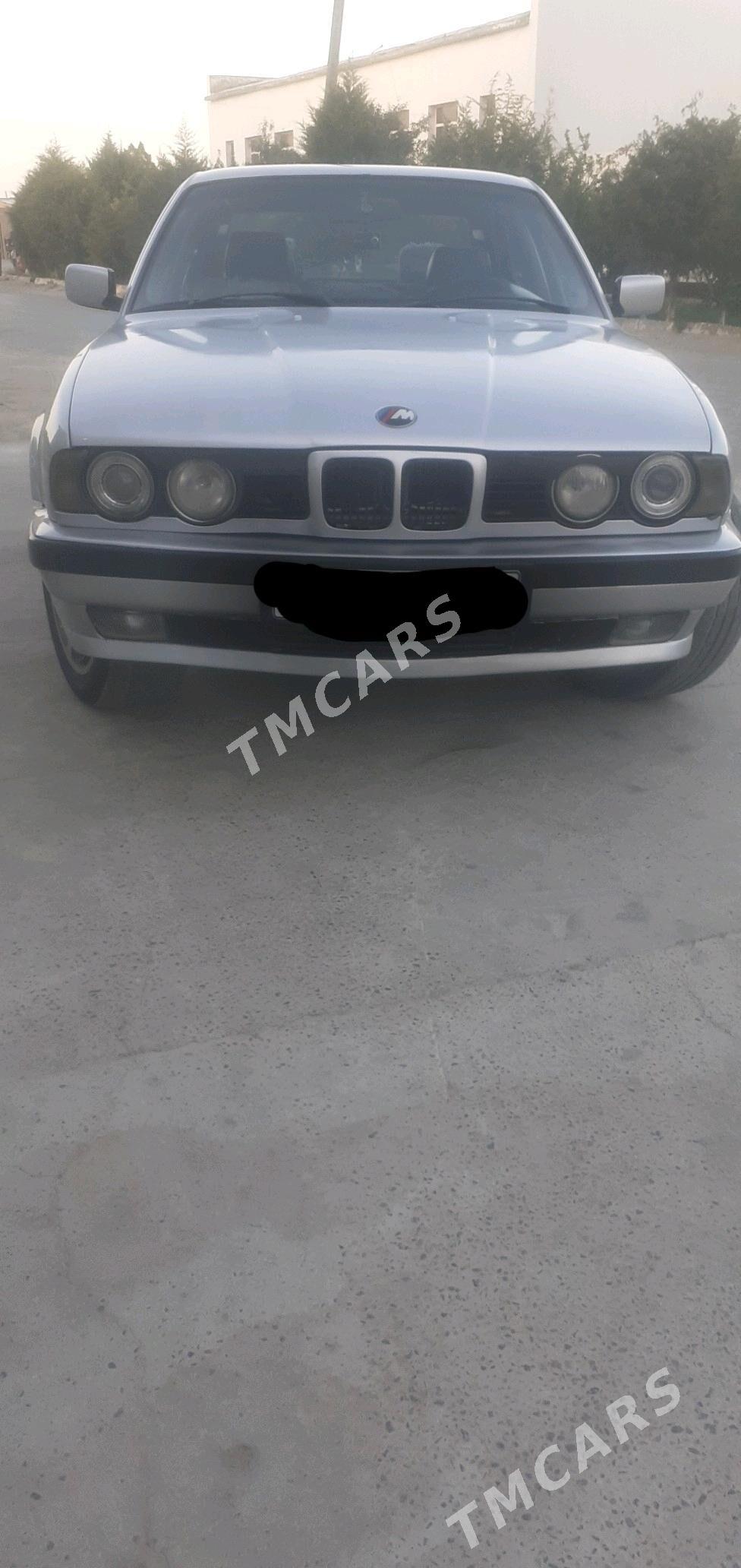 BMW E34 1990 - 45 000 TMT - Фарап - img 5