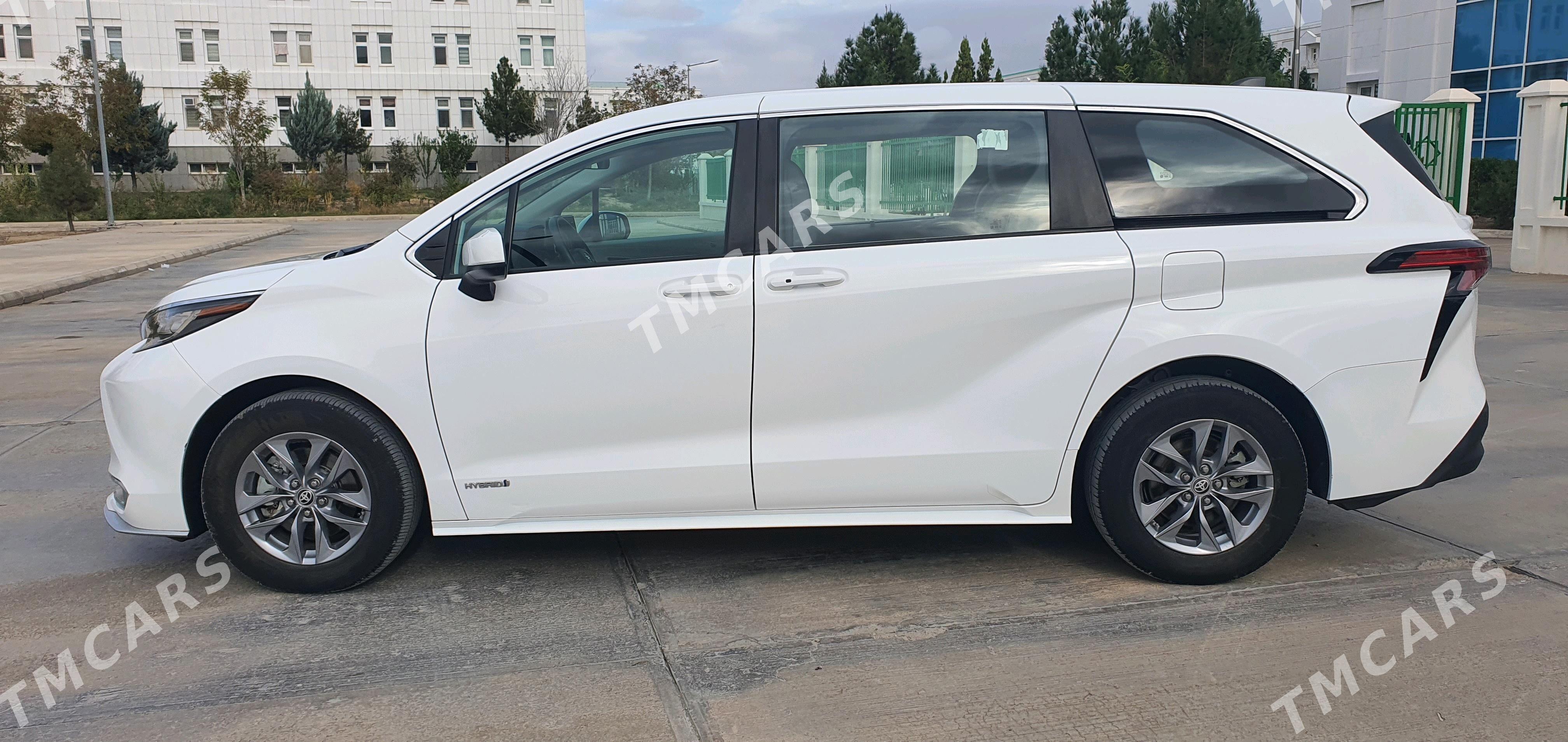 Toyota Sienna 2021 - 546 000 TMT - Aşgabat - img 3