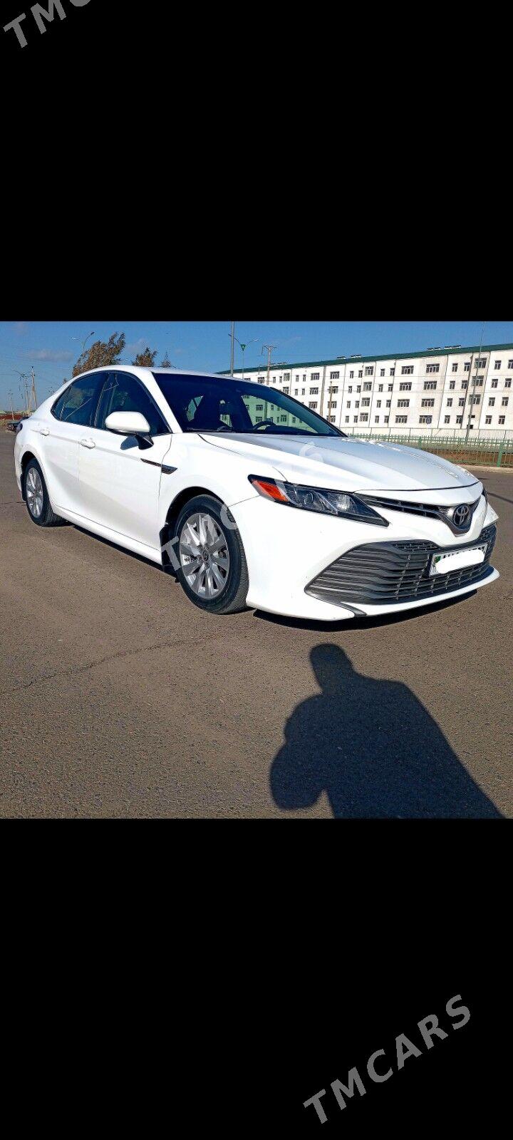 Toyota Camry 2018 - 270 000 TMT - Köneürgenç - img 4