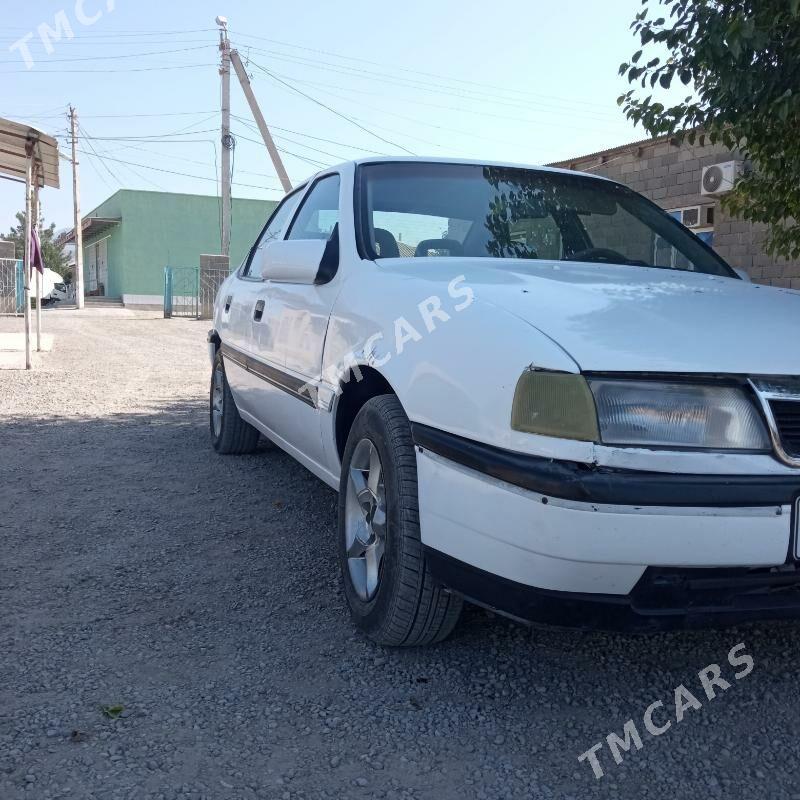 Opel Vectra 1989 - 30 000 TMT - Бахарден - img 3