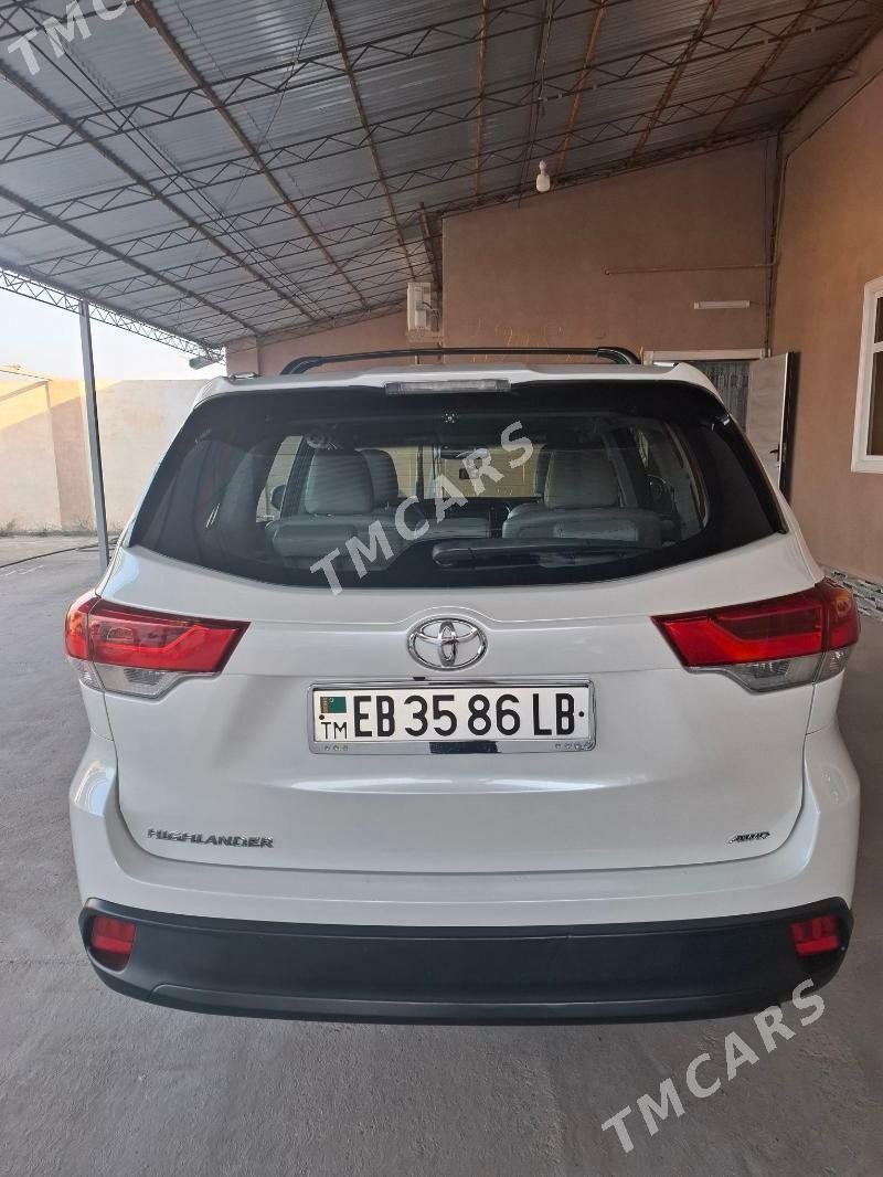 Toyota Highlander 2018 - 380 000 TMT - Türkmenabat - img 2