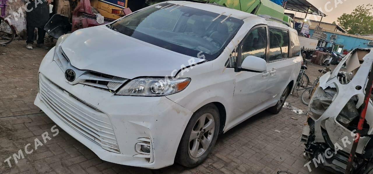 Toyota Sienna 2020 - 256 000 TMT - Мары - img 3