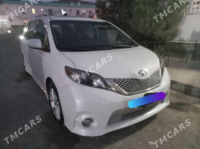 Toyota Sienna 2015 - 290 000 TMT - Türkmenbaşy - img 2