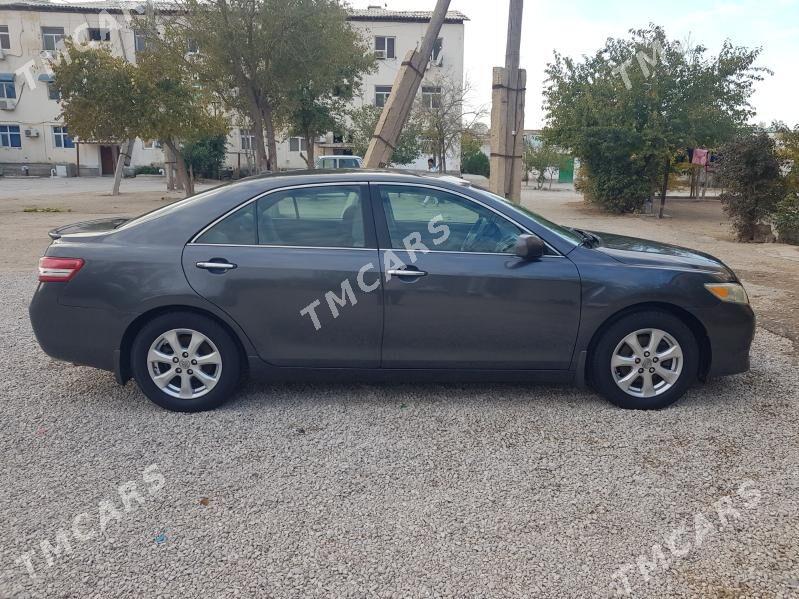 Toyota Camry 2010 - 160 000 TMT - Балканабат - img 3