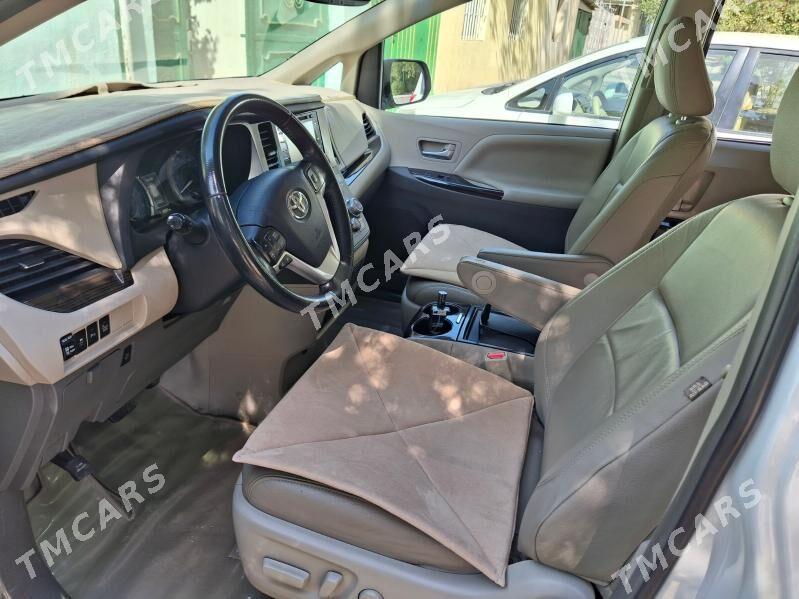 Toyota Sienna 2018 - 395 000 TMT - Aşgabat - img 5