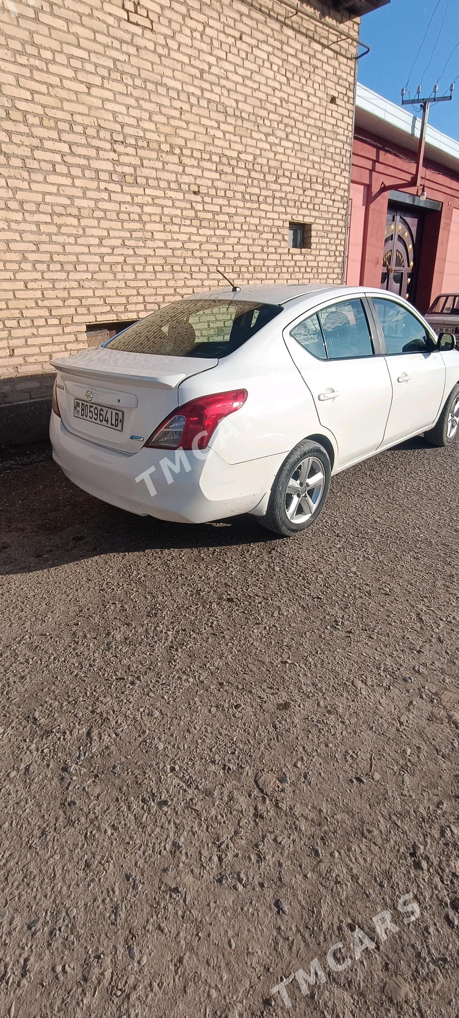 Nissan Versa 2012 - 75 000 TMT - Türkmenabat - img 4