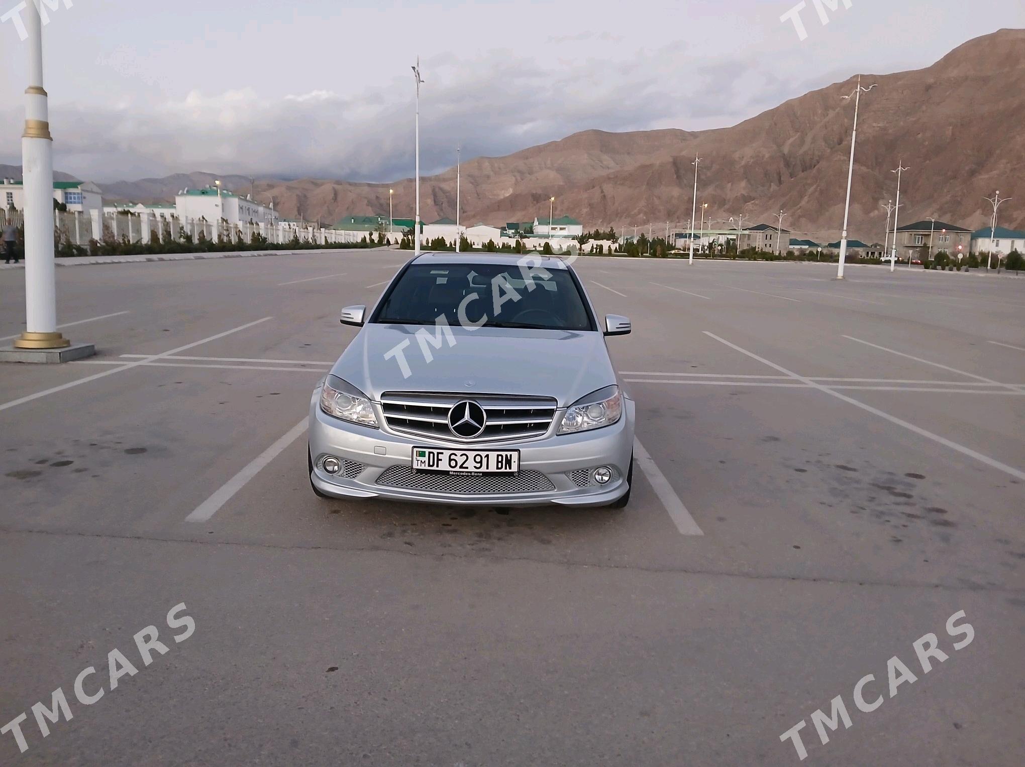 Mercedes-Benz C300 2010 - 165 000 TMT - Балканабат - img 2