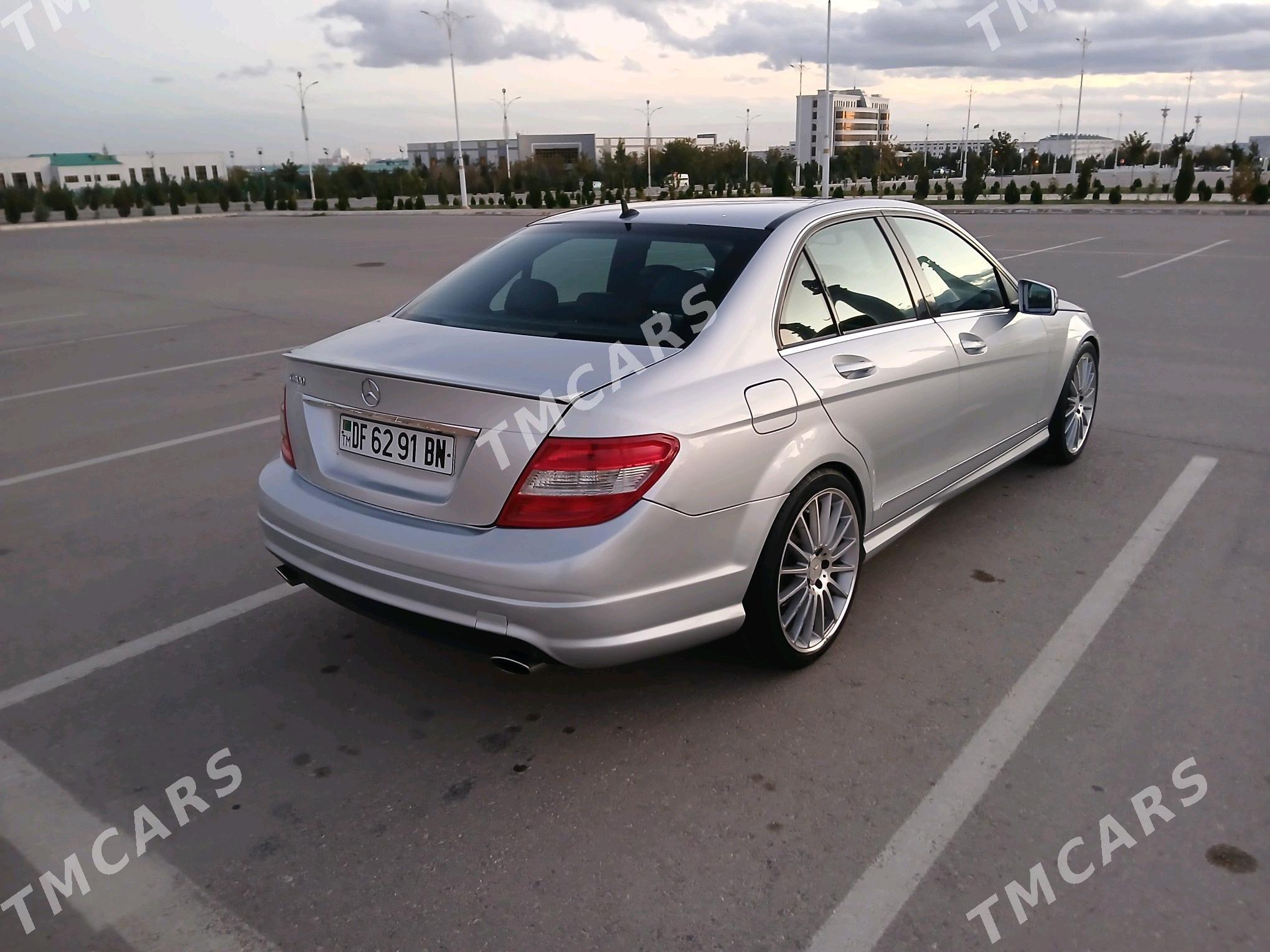 Mercedes-Benz C300 2010 - 165 000 TMT - Балканабат - img 3