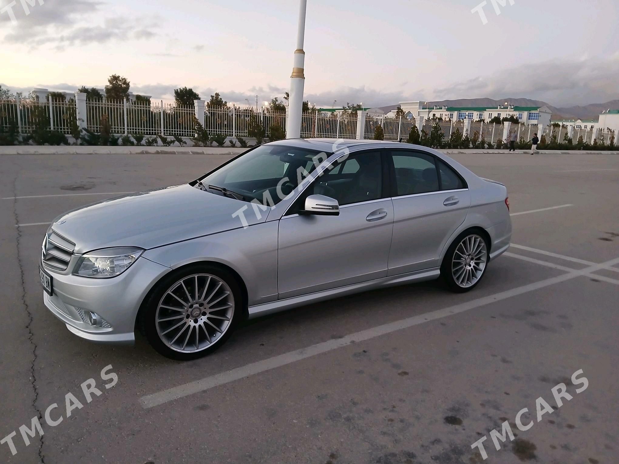 Mercedes-Benz C300 2010 - 165 000 TMT - Балканабат - img 4