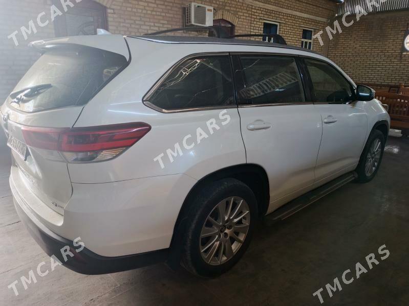 Toyota Highlander 2018 - 430 000 TMT - Мары - img 5