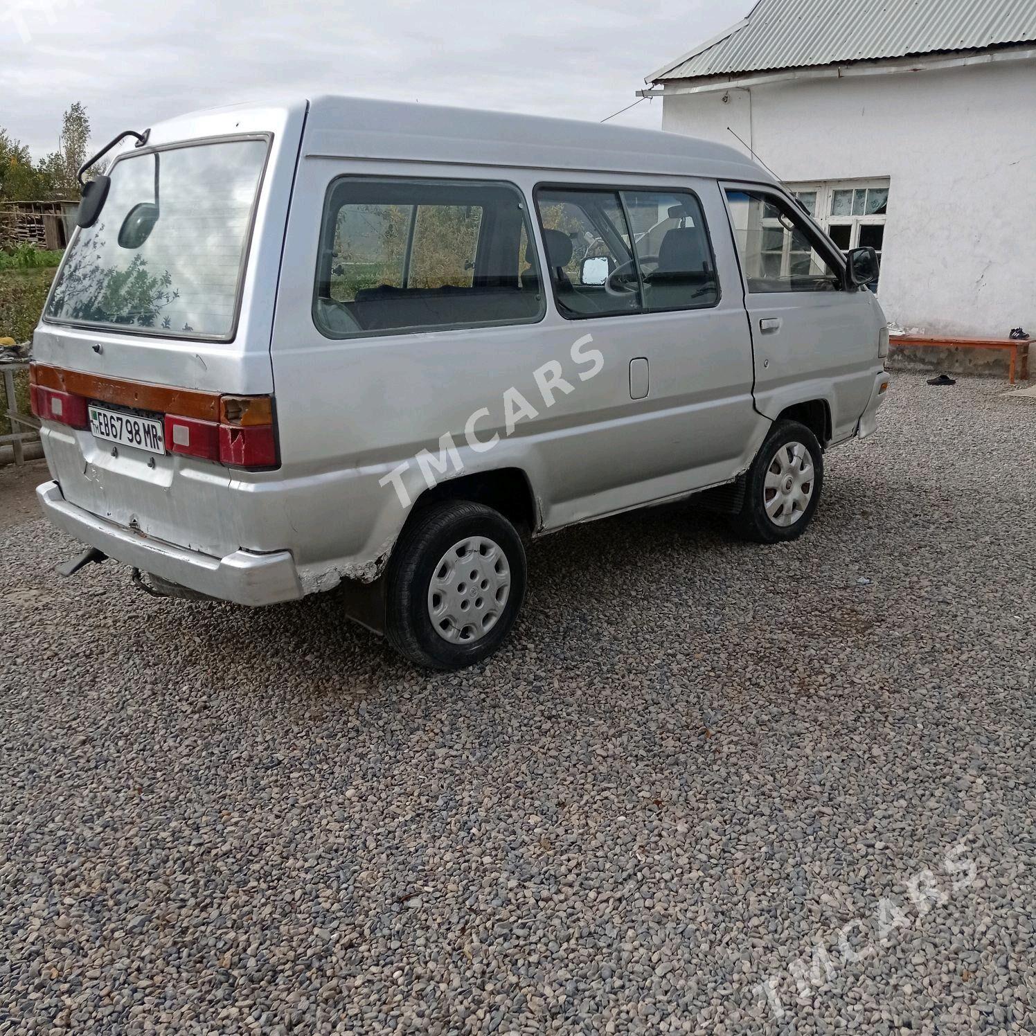 Toyota Town Ace 1990 - 10 000 TMT - Мары - img 2