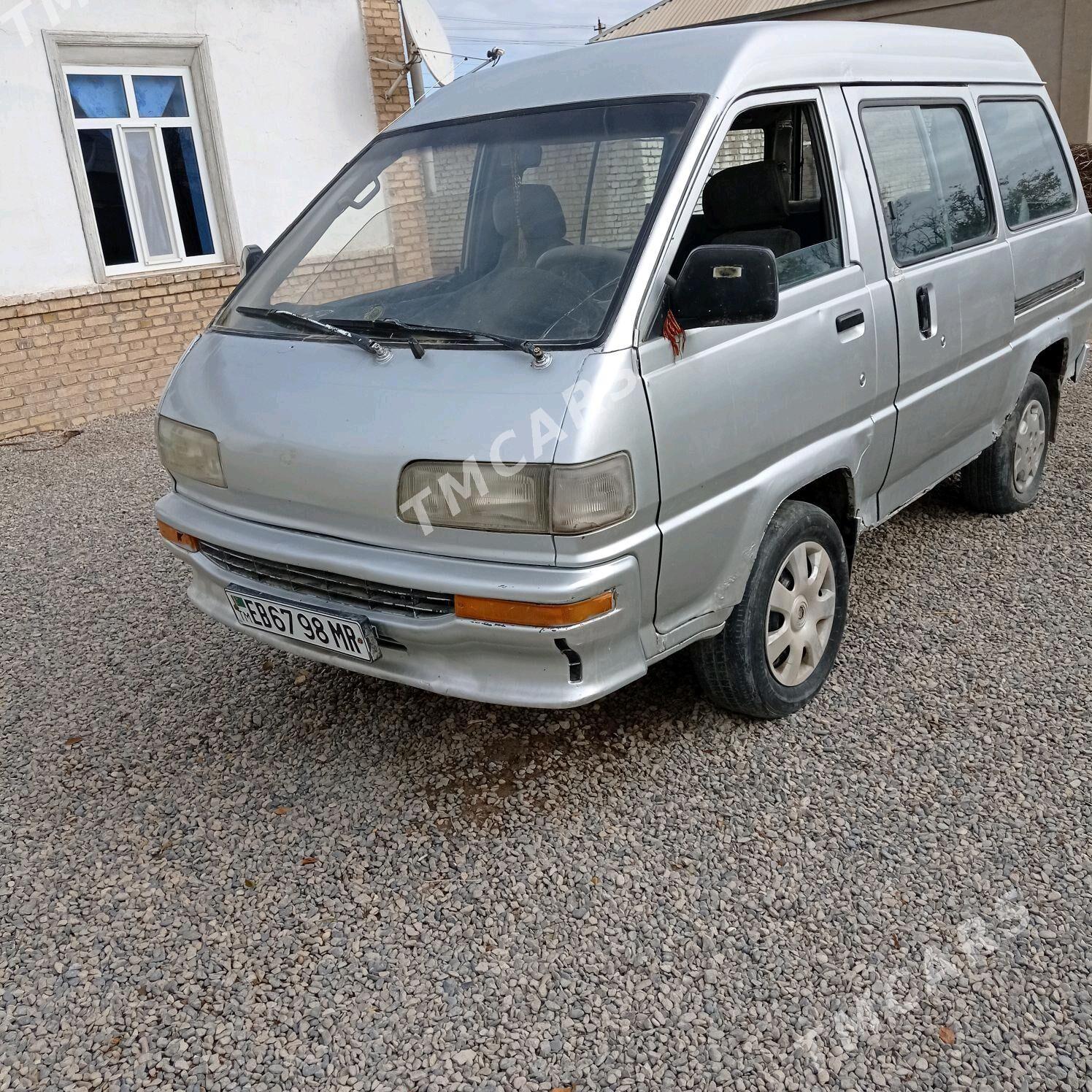 Toyota Town Ace 1990 - 10 000 TMT - Мары - img 3