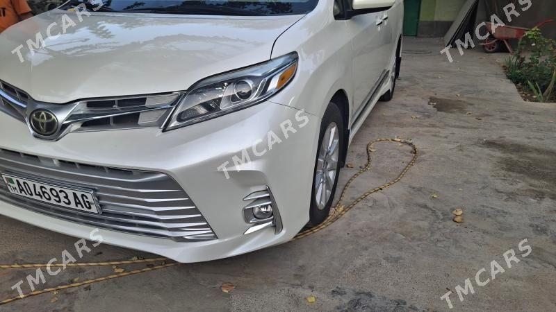 Toyota Sienna 2018 - 390 000 TMT - Aşgabat - img 3