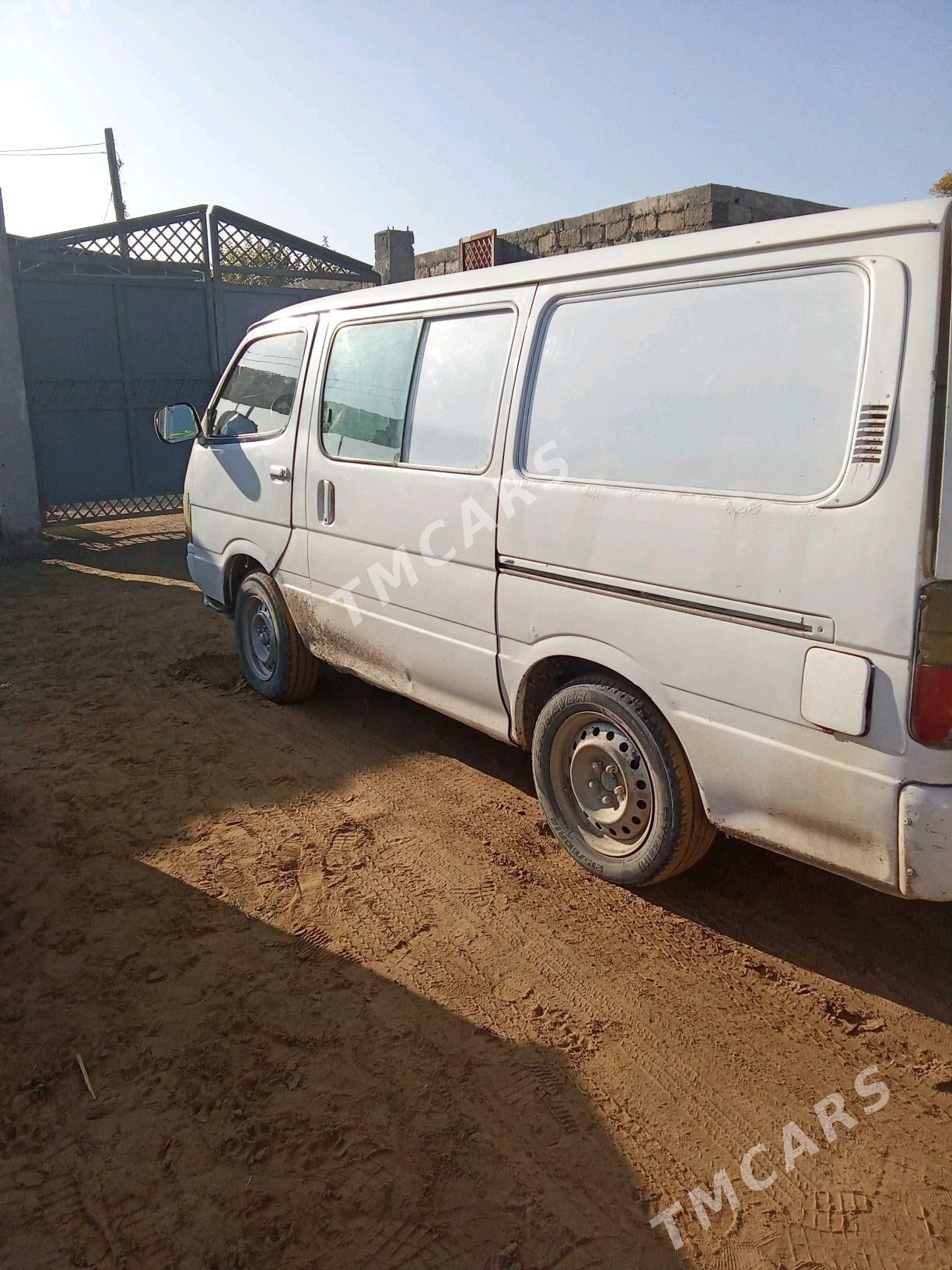 Toyota Hiace 1990 - 22 000 TMT - Ак-Бугдайский этрап - img 2