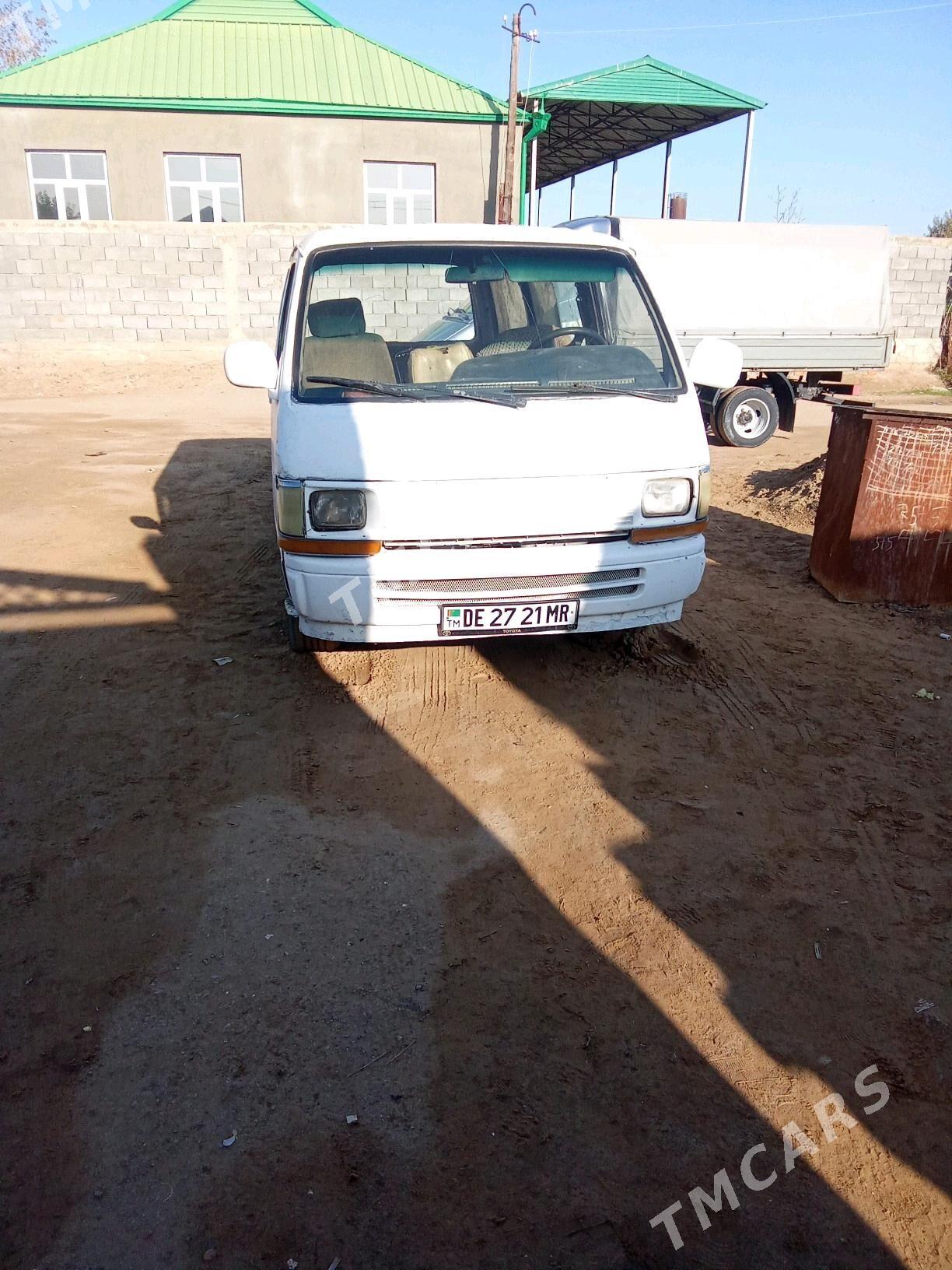 Toyota Hiace 1990 - 22 000 TMT - Ак-Бугдайский этрап - img 3