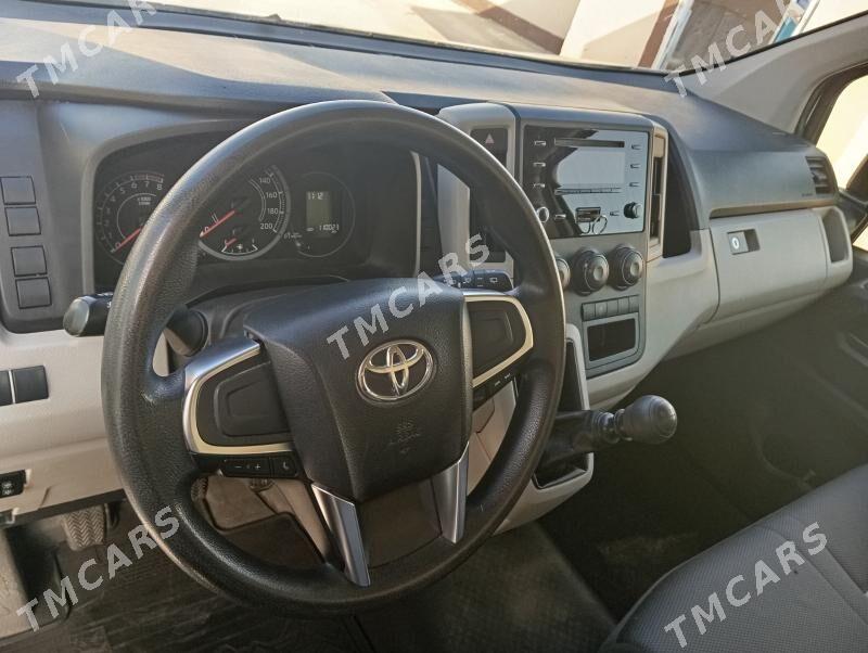 Toyota Hiace 2019 - 450 000 TMT - Бузмеин - img 6