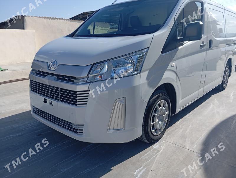 Toyota Hiace 2019 - 450 000 TMT - Бузмеин - img 4