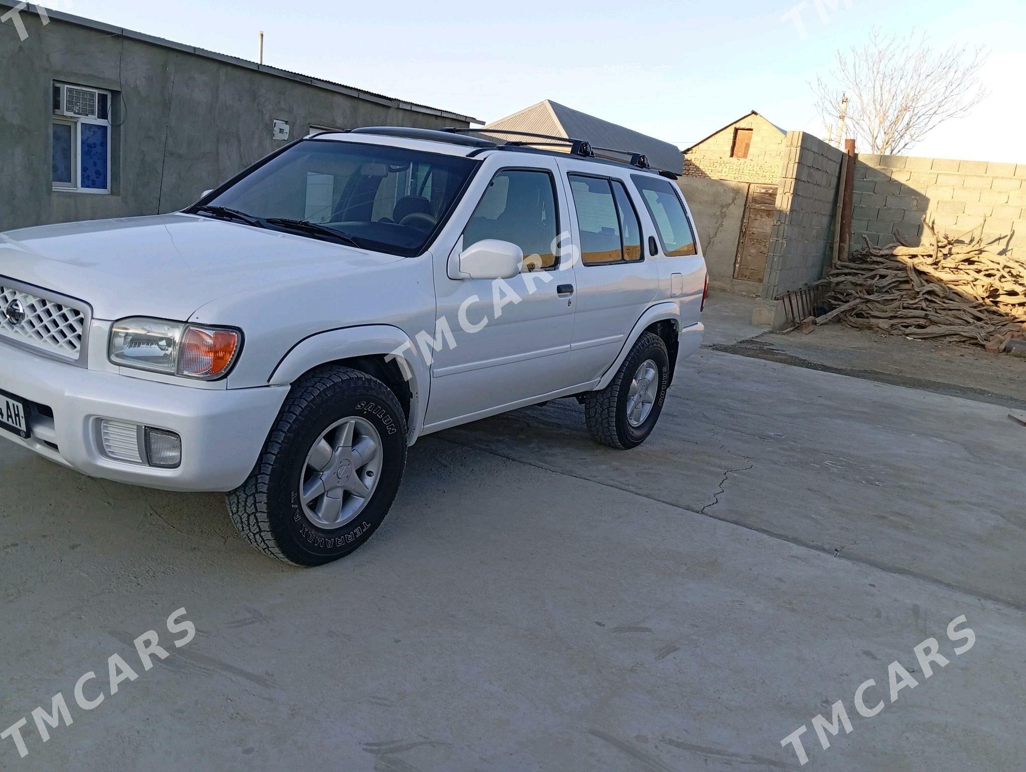 Nissan Pathfinder 2001 - 115 000 TMT - Бахарден - img 4