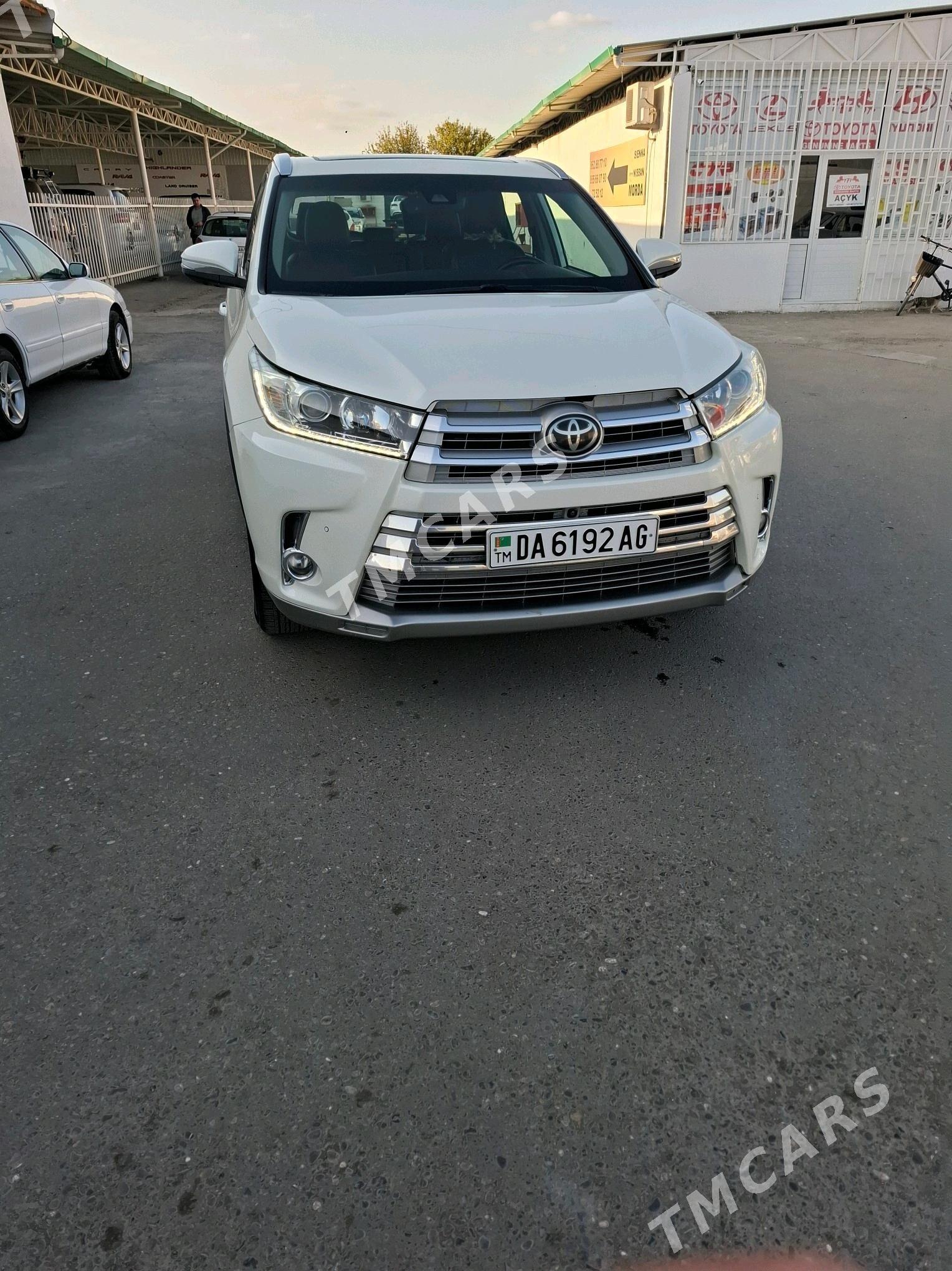 Toyota Highlander 2018 - 400 000 TMT - Aşgabat - img 9