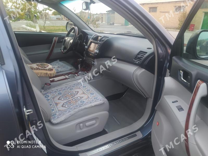 Toyota Highlander 2012 - 320 000 TMT - Чарджоу - img 2