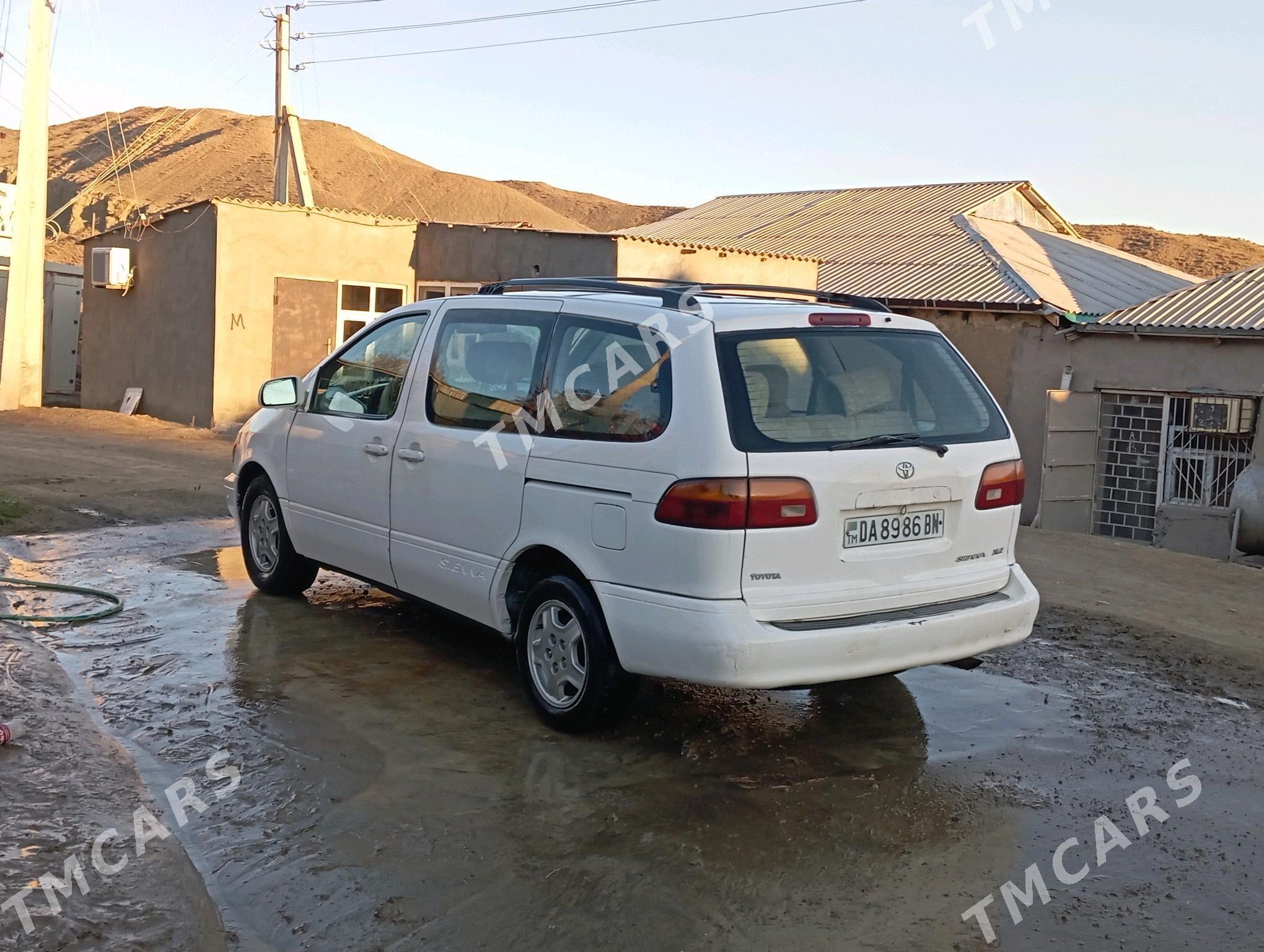 Toyota Sienna 2000 - 100 000 TMT - Magtymguly - img 5