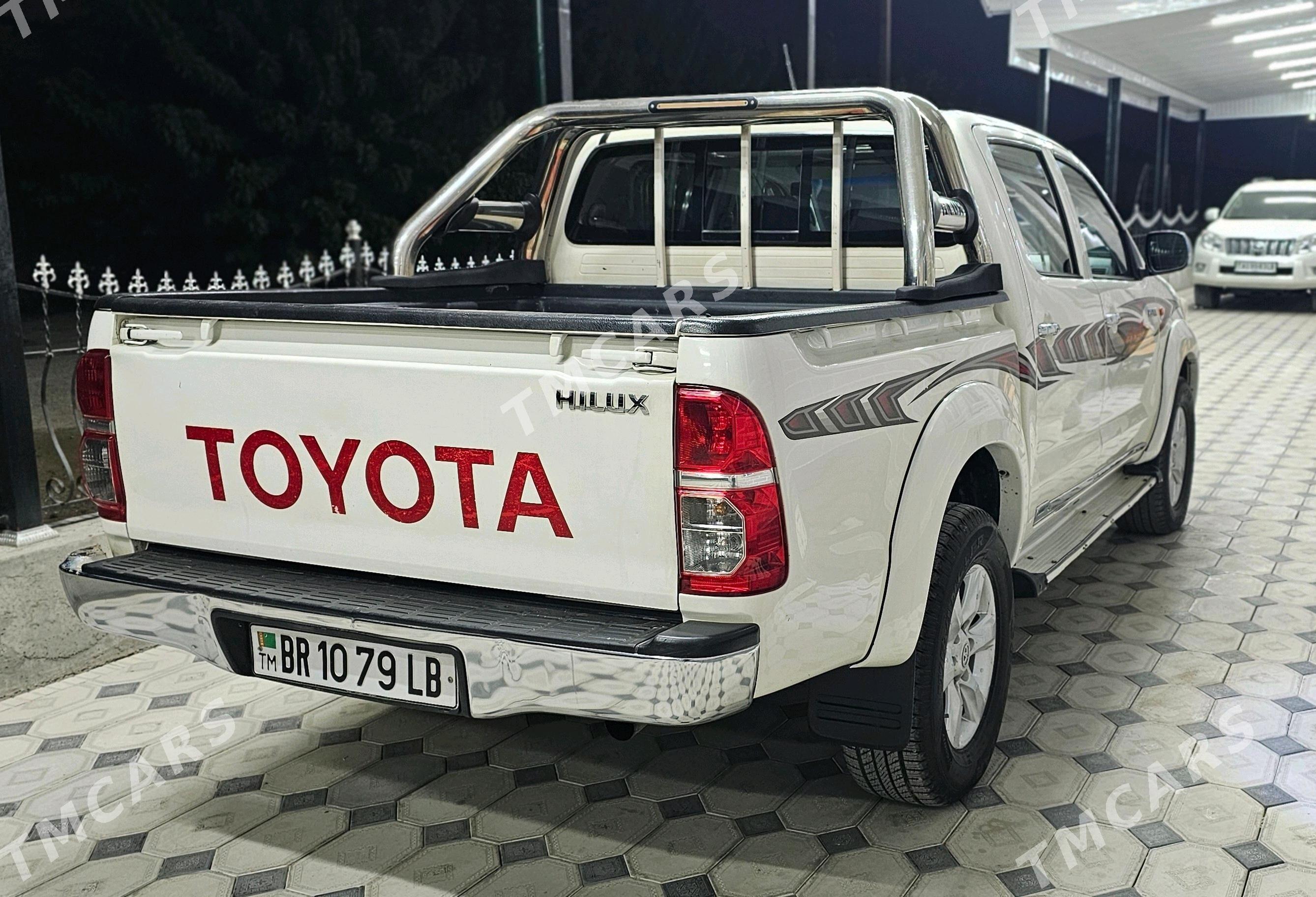 Toyota Hilux 2014 - 320 000 TMT - Türkmenabat - img 3