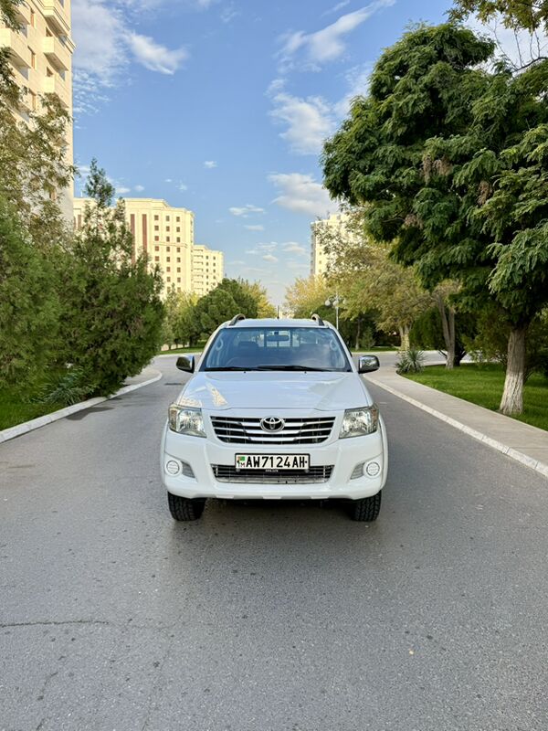 Toyota Hilux 2013 - 315 000 TMT - Aşgabat - img 5