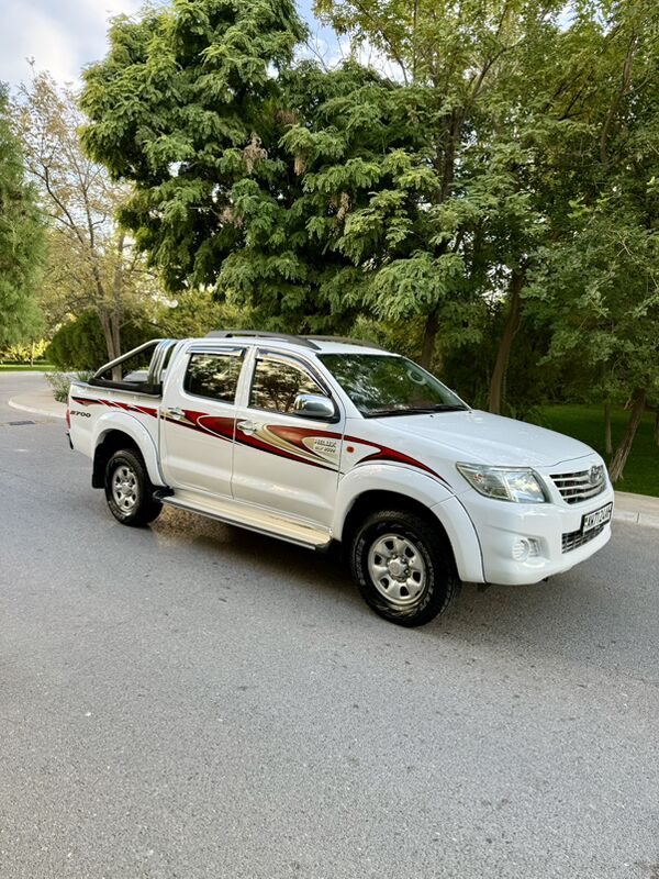 Toyota Hilux 2013 - 315 000 TMT - Aşgabat - img 3