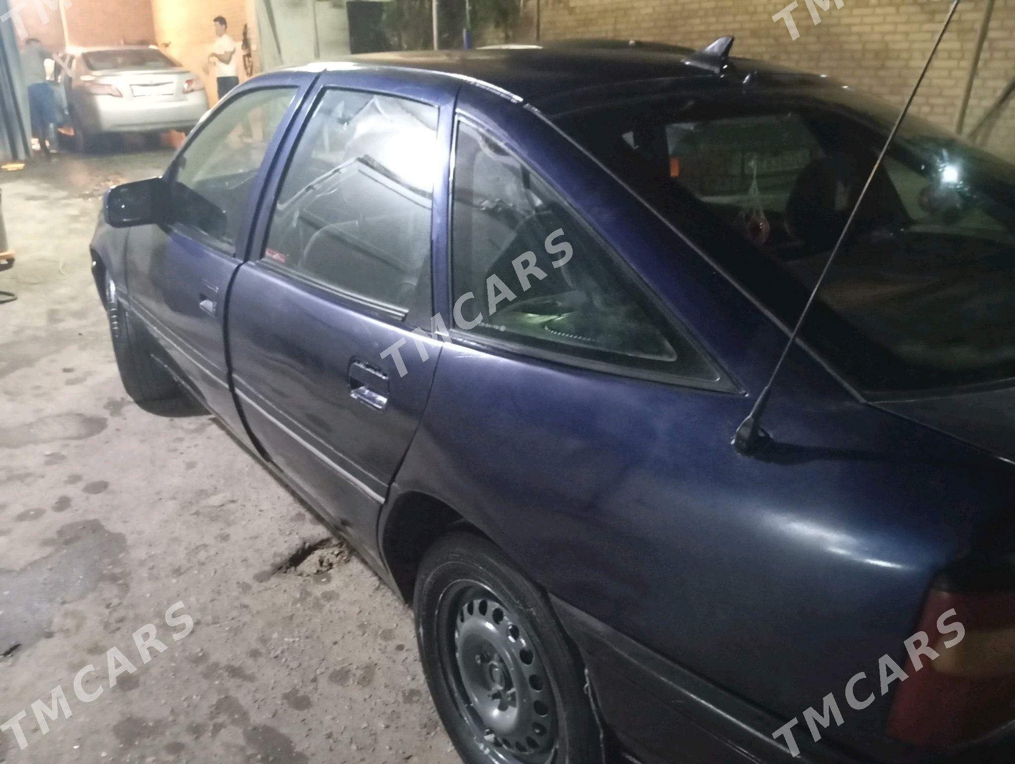 Opel Vectra 1991 - 18 000 TMT - Чарджоу - img 4