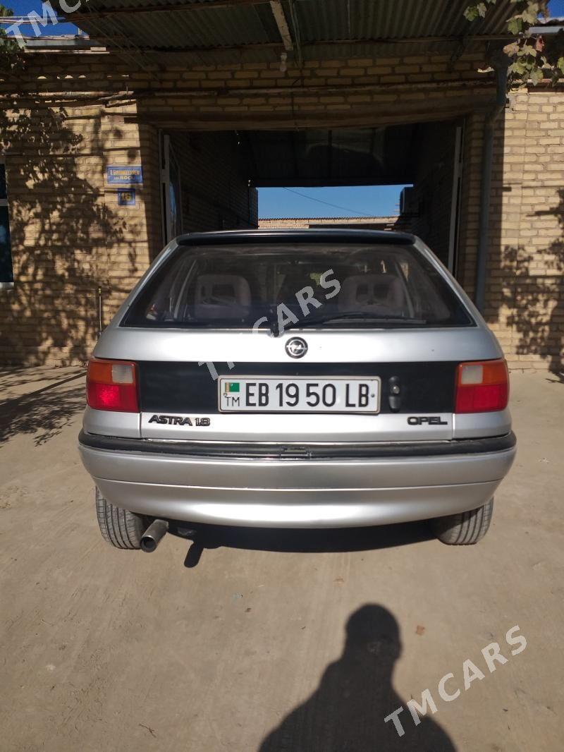 Opel Astra 1993 - 33 000 TMT - Саят - img 4