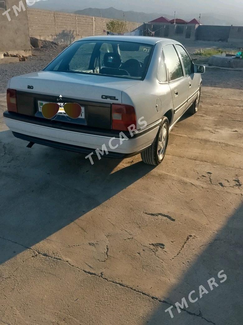 Opel Vectra 1990 - 37 000 TMT - Bäherden - img 2