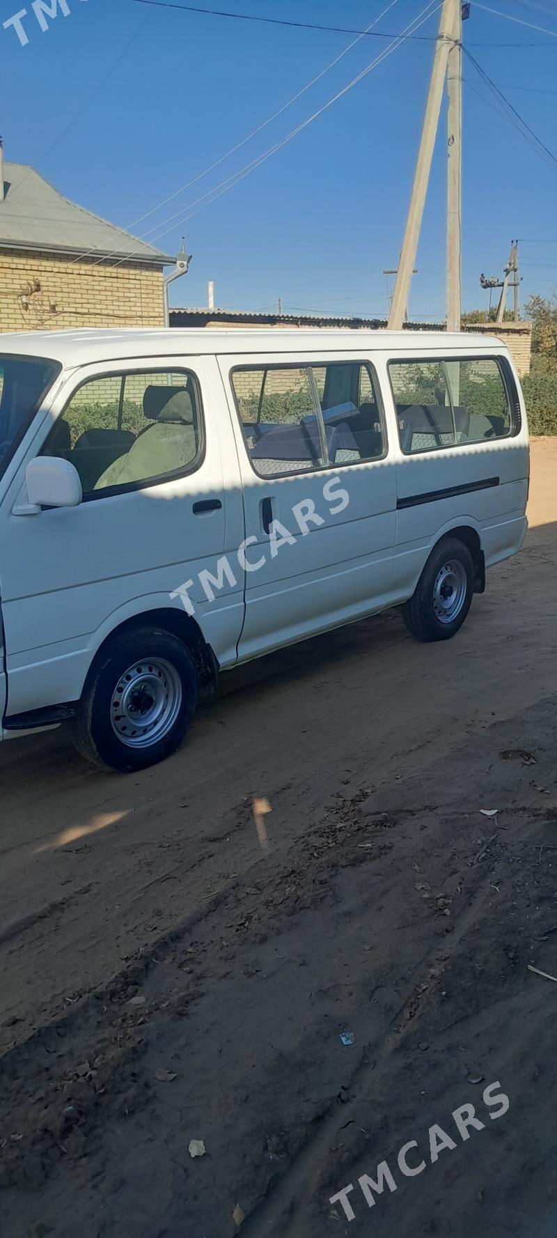 Toyota Hiace 2001 - 95 000 TMT - Мары - img 5