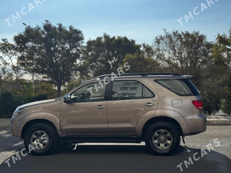 Toyota Fortuner 2006 - 220 000 TMT - Türkmenbaşy - img 4