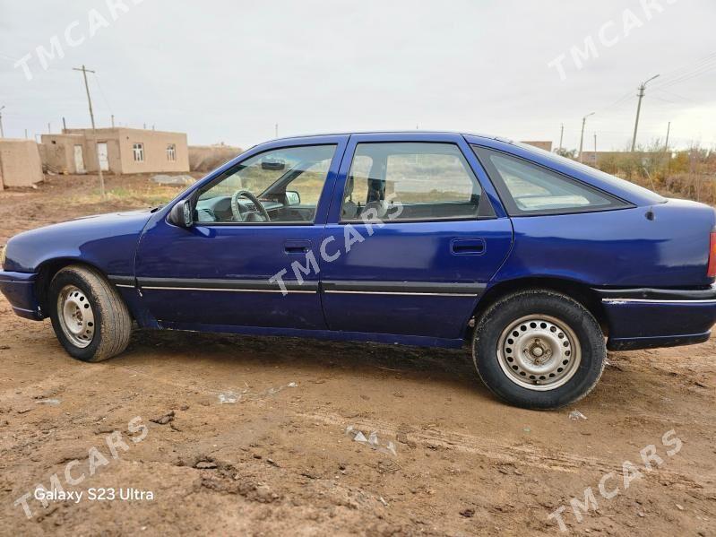 Opel Vectra 1992 - 30 000 TMT - Рухубелентский этрап - img 4