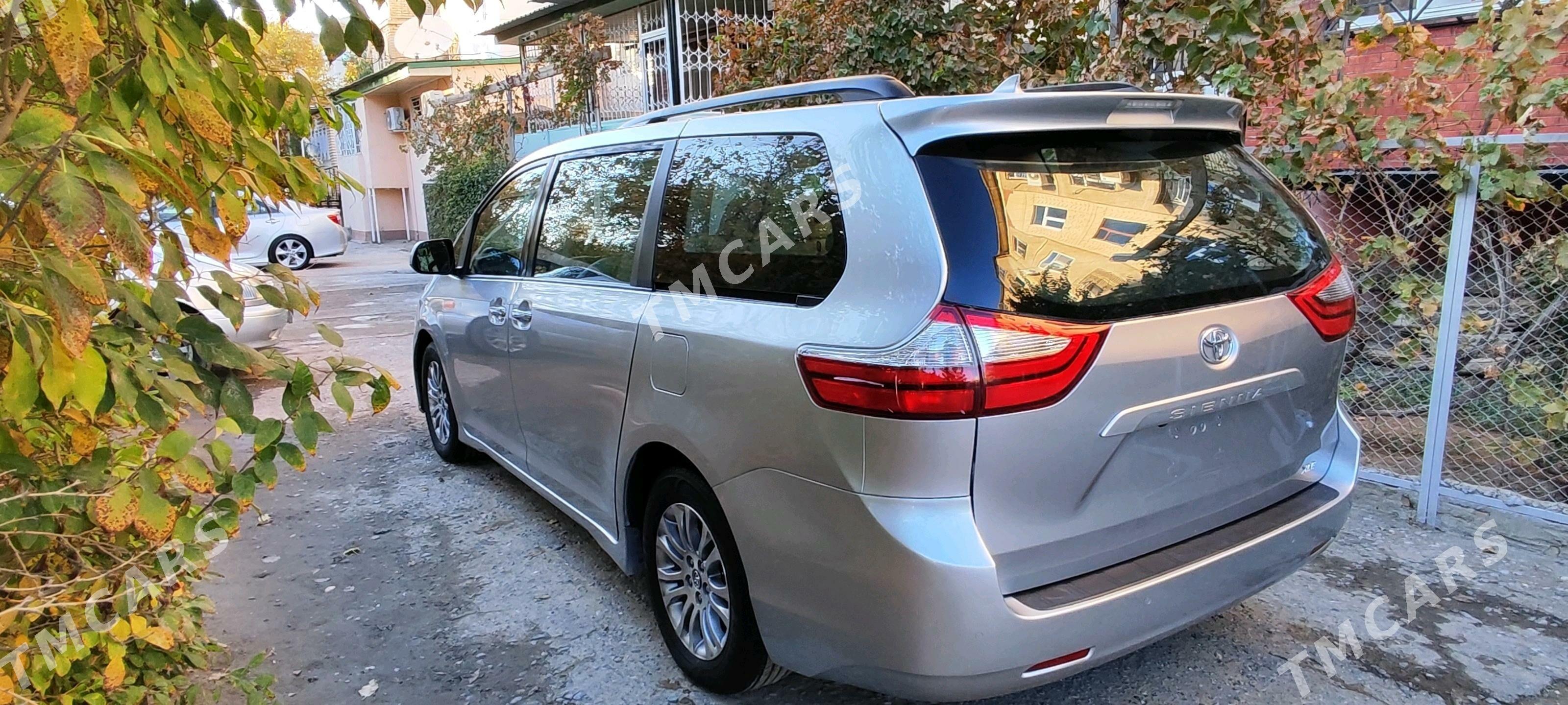 Toyota Sienna 2019 - 430 000 TMT - Мары - img 4