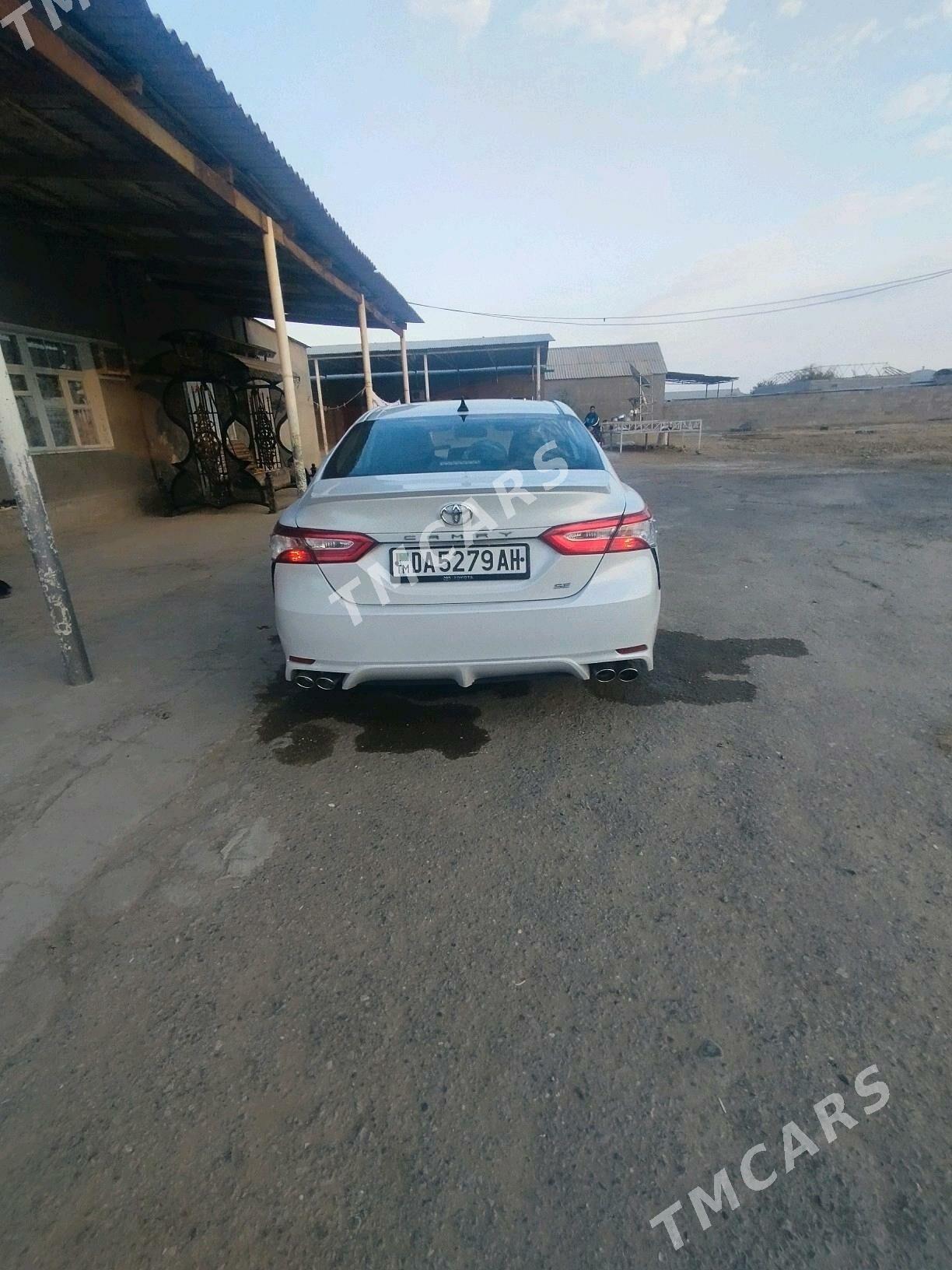 Toyota Camry 2018 - 285 000 TMT - Анев - img 3