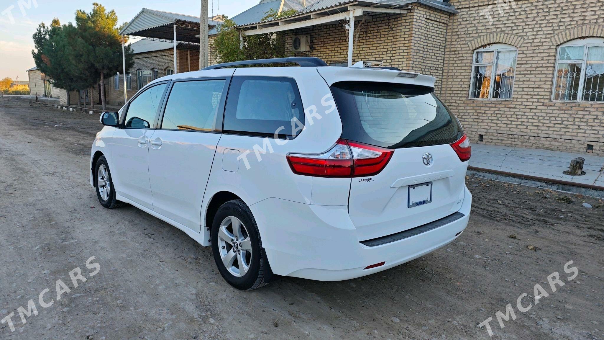 Toyota Sienna 2019 - 400 000 TMT - Мары - img 5