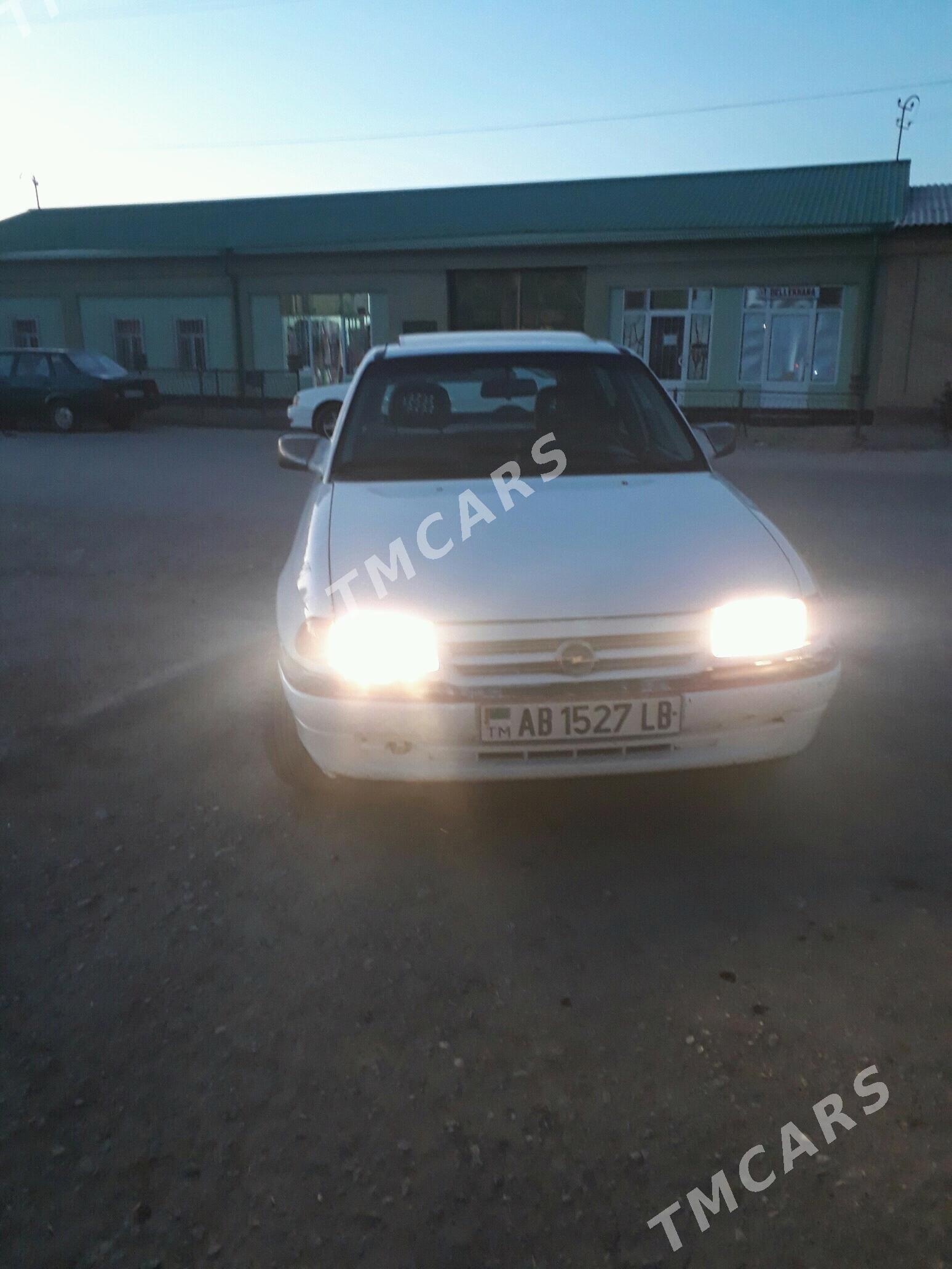 Opel Astra 1991 - 32 000 TMT - Сакар - img 8