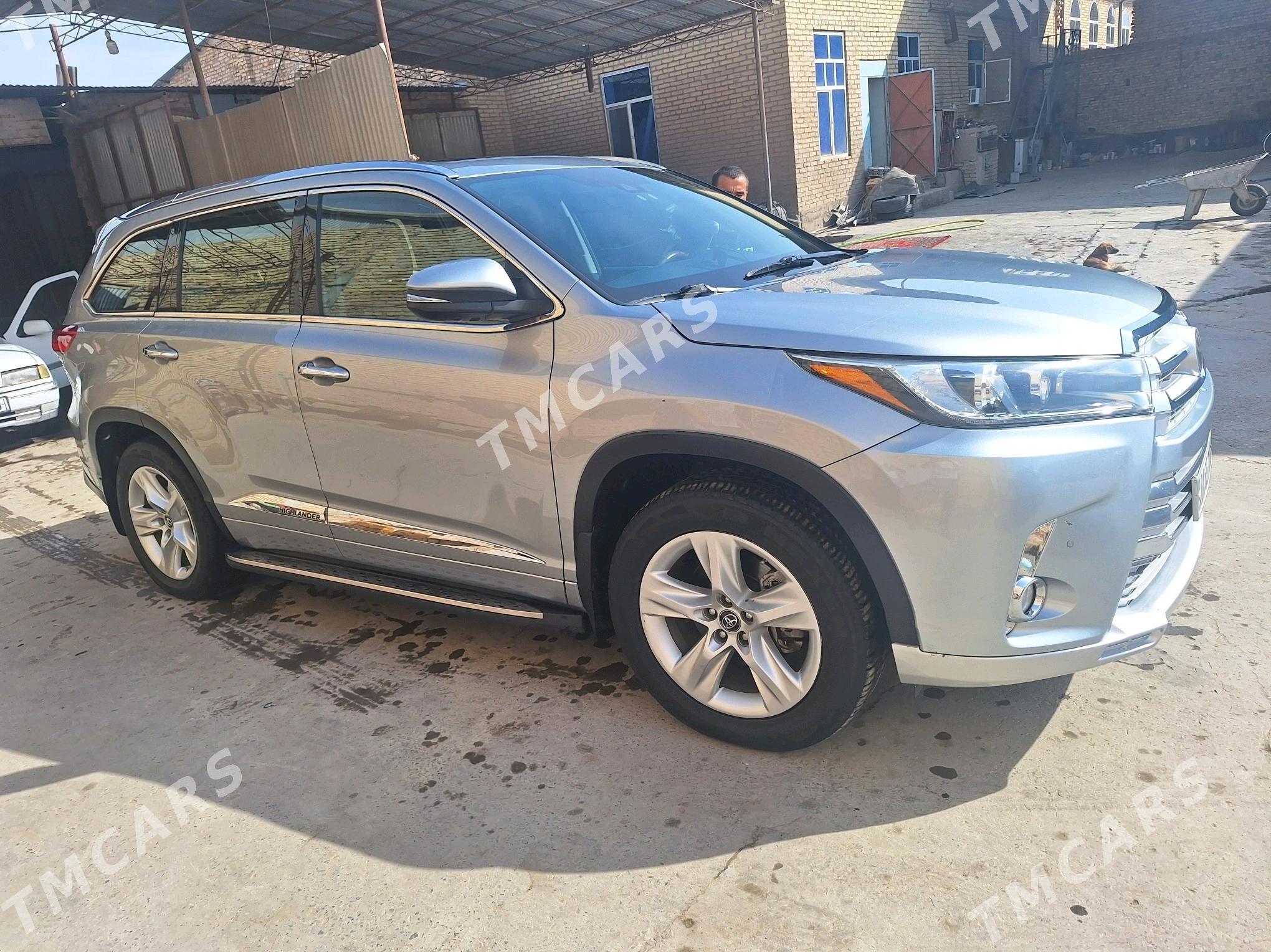 Toyota Highlander 2017 - 475 000 TMT - Дянев - img 7